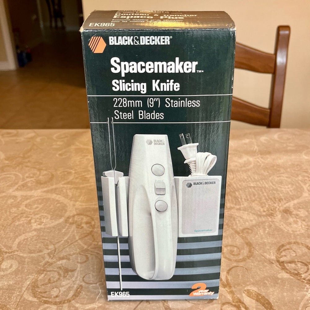 Vintage New 1989 Black & Decker EK965 Spacemaker 9” Electric Slicing Knife White